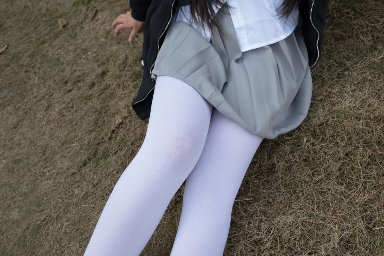 [森萝财团] BETA-012 户外丝足秀